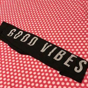 Black leggings (good vibes)